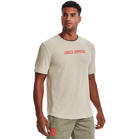 Camiseta Under Armour Run Anywhere - Masculina em Promoção